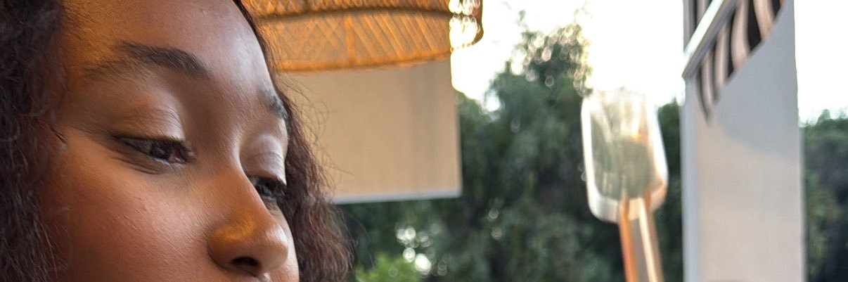 T banner
