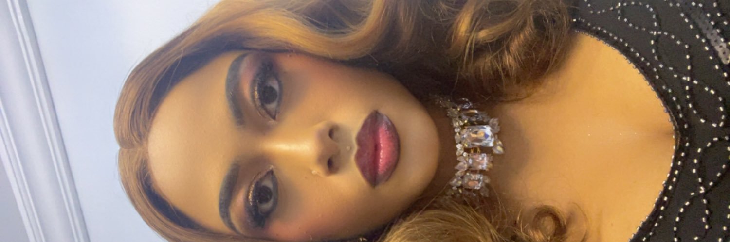 Issey 👑 banner