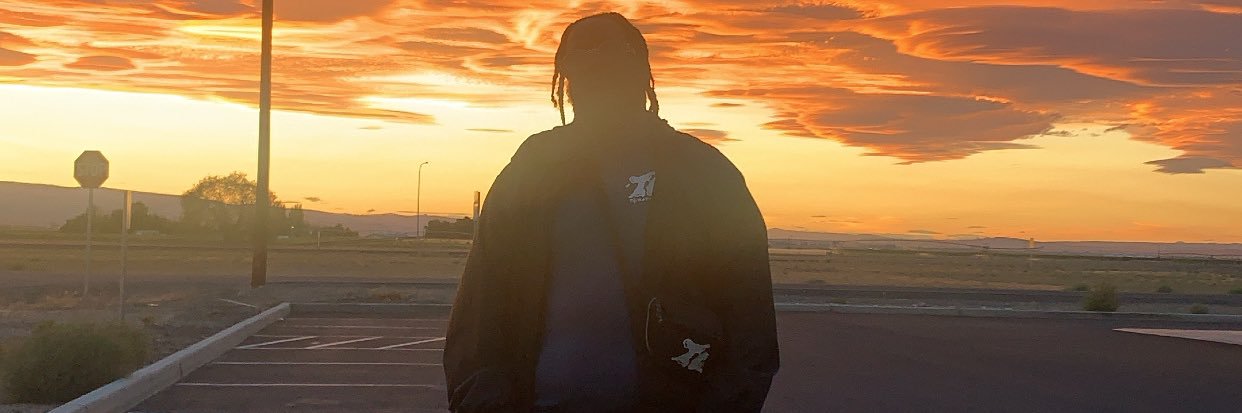 MoneyHeff's profile banner image
