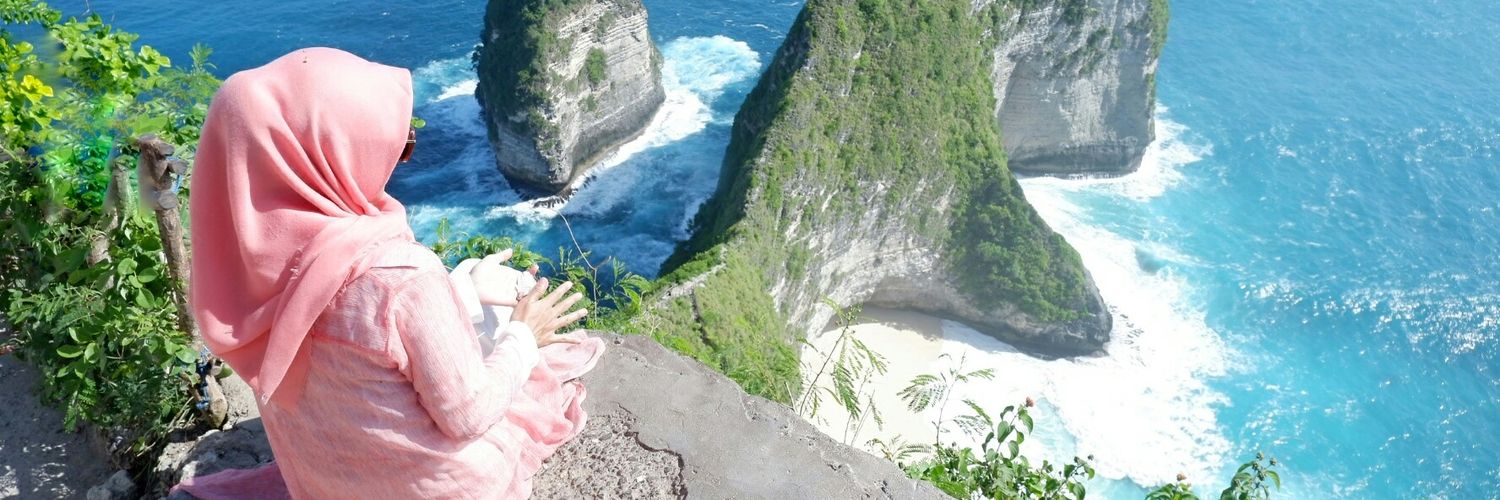 dhiniamanda's profile banner image