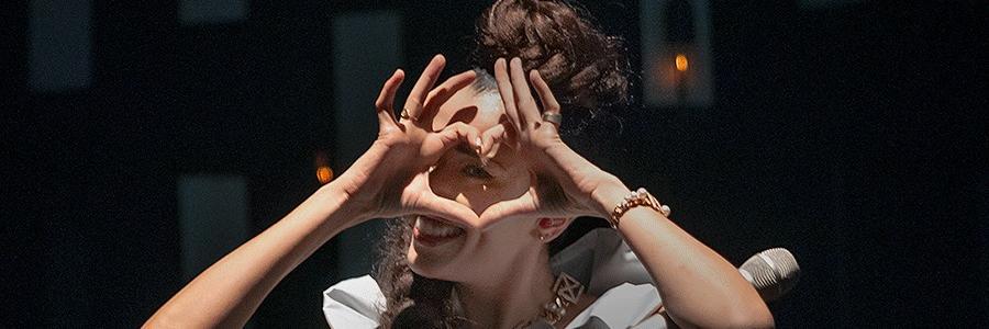 ValeSerrano_'s profile banner image