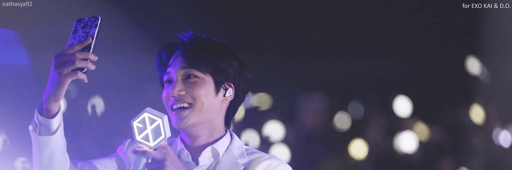 B banner