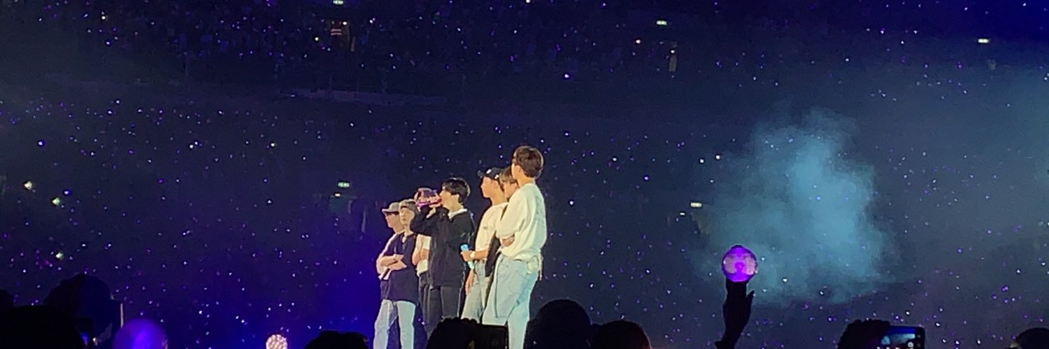 el ⁷ is seeing bts banner