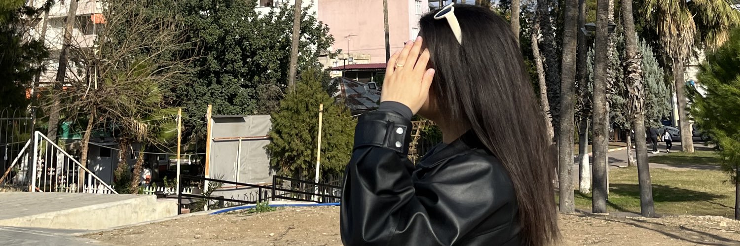 eminecukadarr's profile banner image