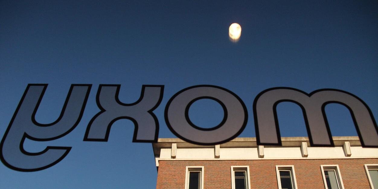 Moxy banner