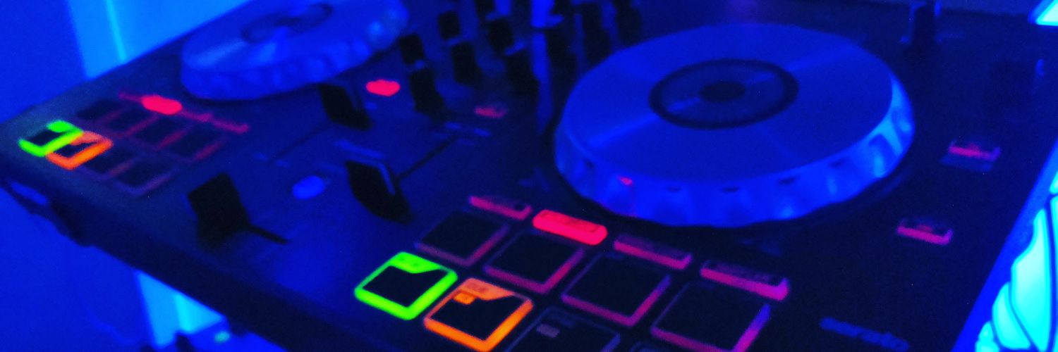 raverealk's profile banner image