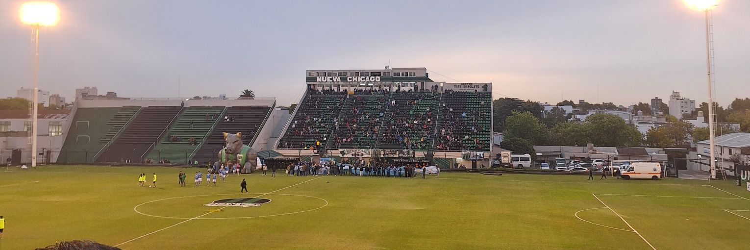 Adriana Chicago🖤💚 banner