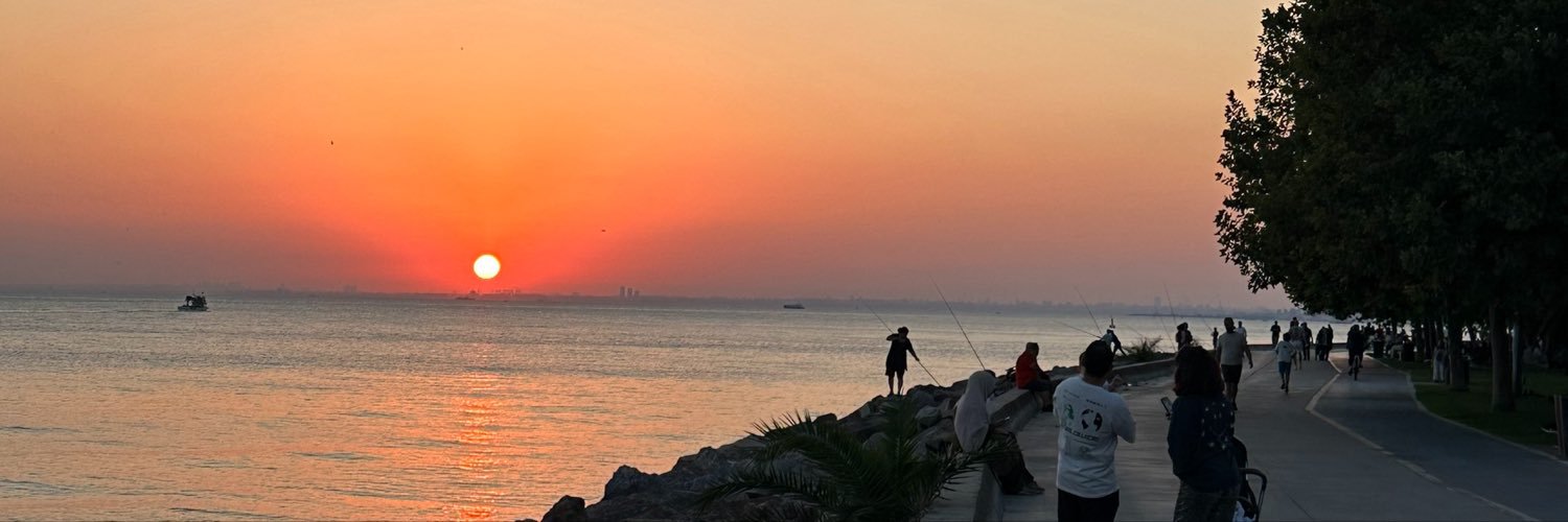 frikomo's profile banner image