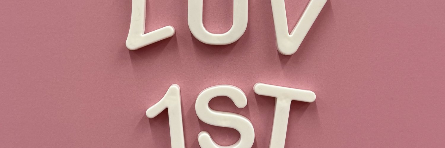 EstelleCzt's profile banner image
