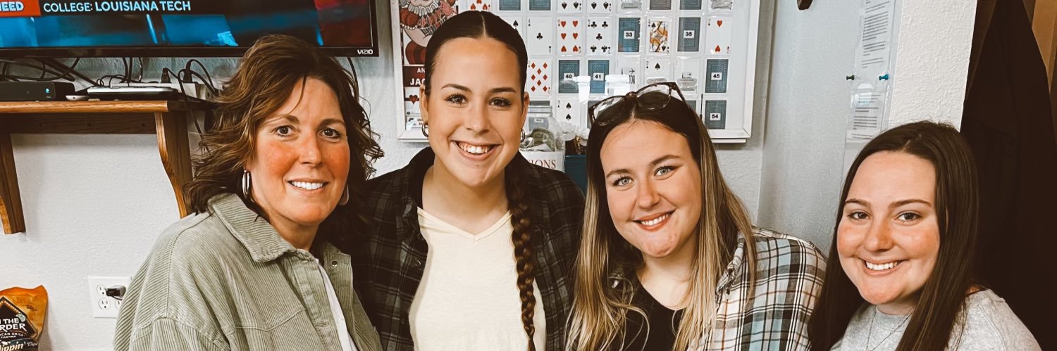 katiemitch32's profile banner image