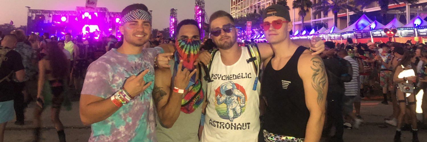 QHefna_'s profile banner image