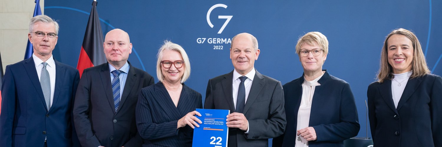 Monika Schnitzer🇺🇦🇪🇺's banner