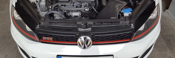 feher_90 Profile Banner