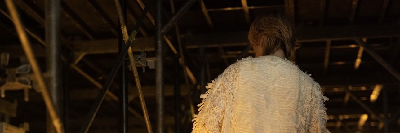 め ろ banner