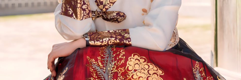 dewi inggar banner