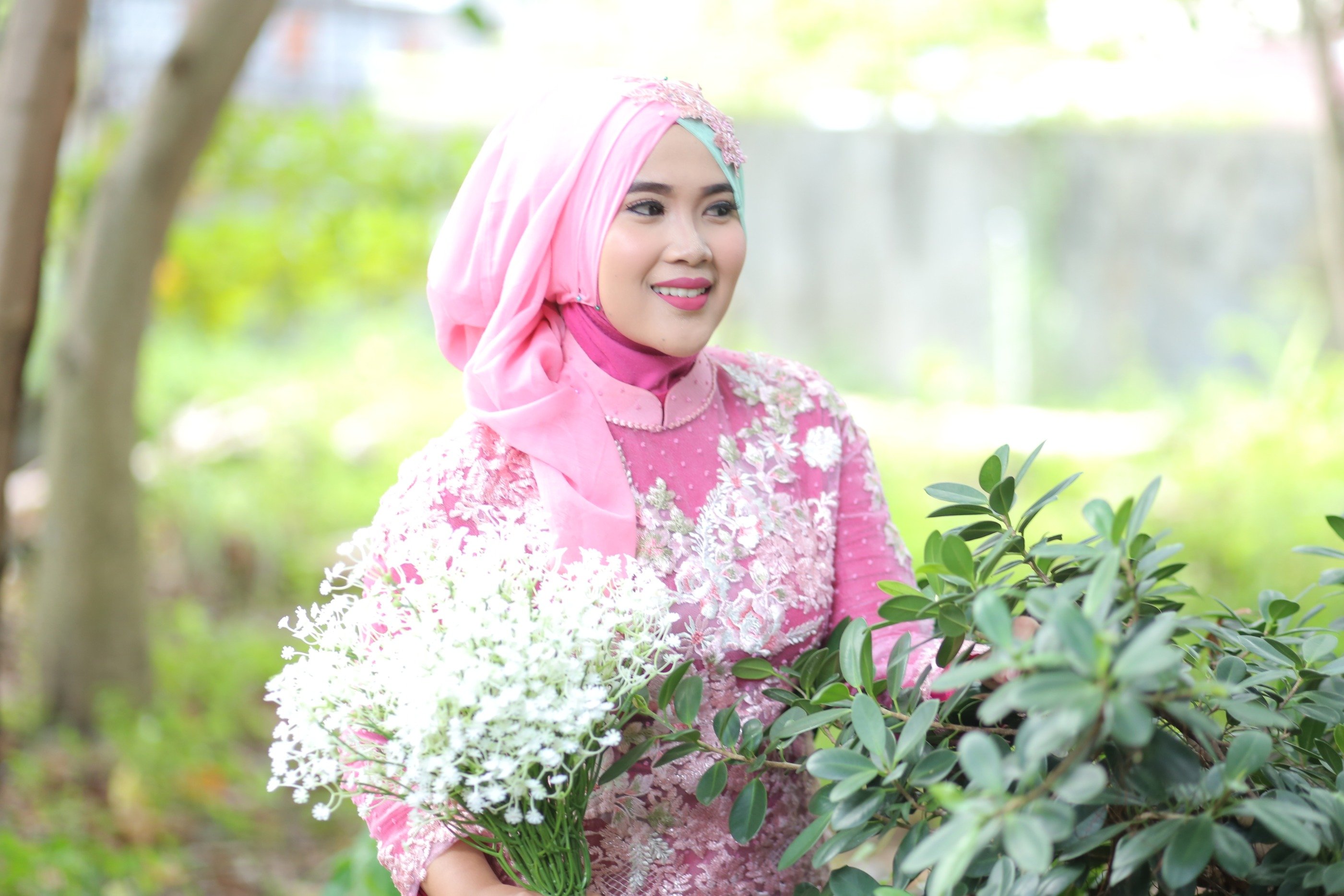 English Department, Andalas University.
SMANSA Solok ||
Minangnese ||
Speak Good. Listen Good. See Good.