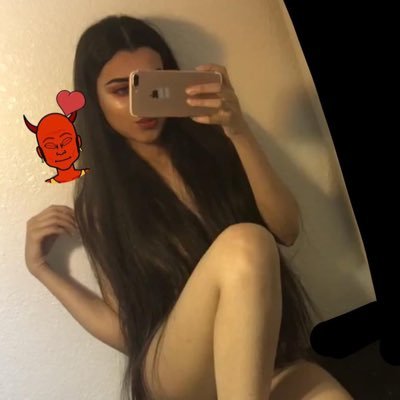 iiireemah's profile picture. I got thick skin and elastic heart ❤️