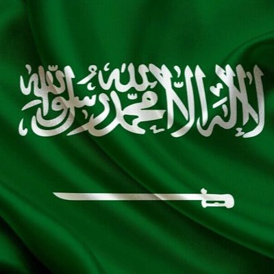 سألواني أيهما أجمل أمك أم القمر قلت : إذا رأيت أمي نسيت القمر ... وإذا رأيت القمر تذكرت أمي