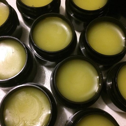 I'm Amy, I make #organic #cbd #painrelief #salve
