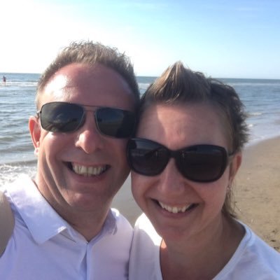 Trotse vrouw van @Wvanlut; (@WvLDesign @jouwsportshirt) |werkt bij @ZilverenKruis én HospiceDeSpreng | twittert voor de grappige, positieve citaten en filmpjes!
