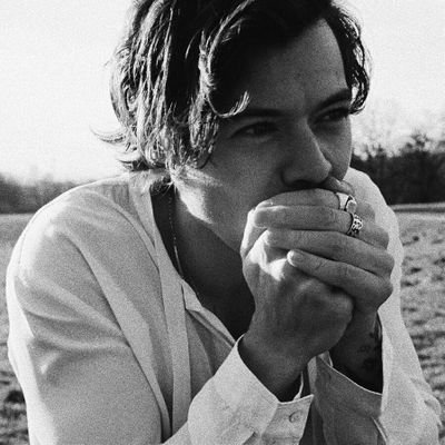 Harry Styles is and will be my Super hero.
This Account is Created to support and love @Harry_Styels. 
Treat people with kindnesse. 
` Fan Account `
