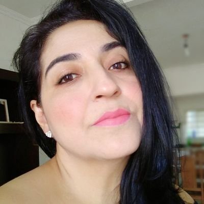 Leve e colorida como uma pipa que passeia no céu em dias de sol.