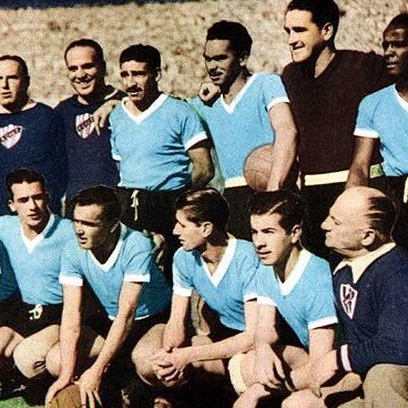Revivimos momentos históricos del Fútbol Uruguayo. Fechas, hazañas, triunfos, biografías, etc .