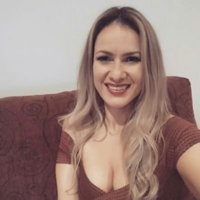 Enredando con las redes sociales. Desterrada voluntariamente. No soy simpática... pero tengo mi gracia.