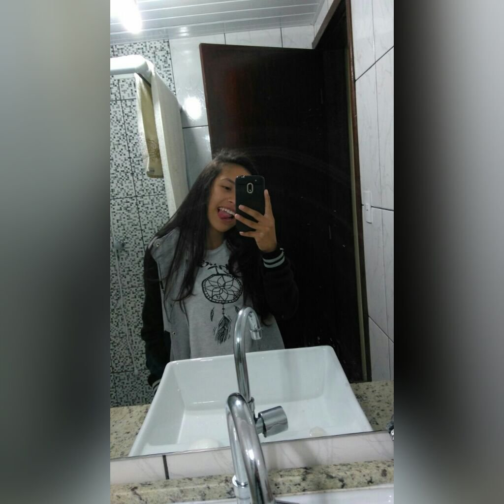 felipe_Camy's profile picture. Uma mentira, faz todas as verdades serem duvidosas.