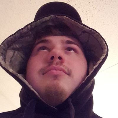 AsymmetricTrash's profile picture. I probably taste like old cave moss.