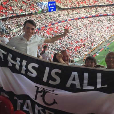 Yes I am a Fulham fan and I am proud of it.Seen Fulham play away at Leeds on a Tuesday night and at Wembley in front of the white wall.1 nil me. Good ⚫️⚪️