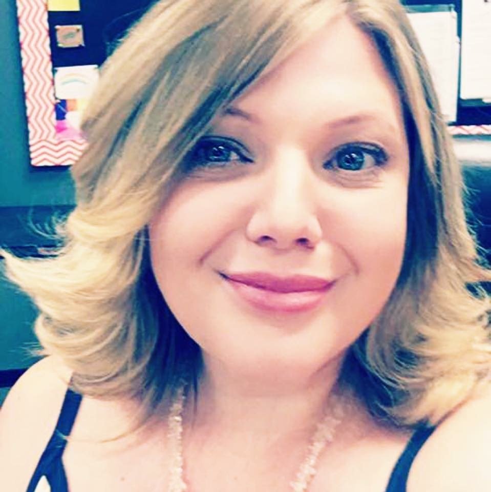 Wife, Mother, and 6th Grade ELA, SS, and AVID teacher. Paints on canvas, Gardens, and treasure hunts for fun.