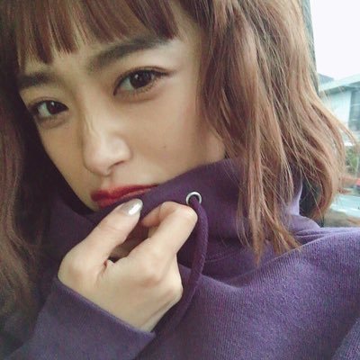 hina_32129's profile picture. 