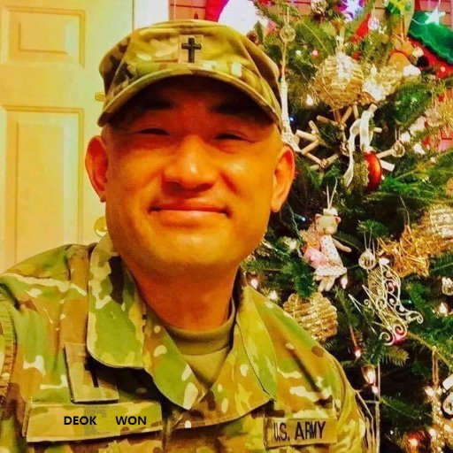나는 아주 똑똑하고, 정력적이며, 충성스럽고, 정중하고, 긍정적이고, 낙관적이며, 로맨틱하고, 사려 깊고, 민감하고, 동정심이 많으며, 쉽게 한국 땅에서 군인이되지만, 현재 유엔 평화 사역에 시리아에있다.