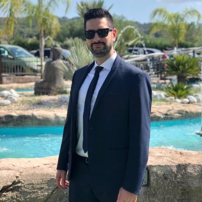 jf_garciallamas's profile picture. Entre @ruizreseguros y @RusticosJG .Empresariales, ADE, Mediador A y alguien que intenta construir algo.