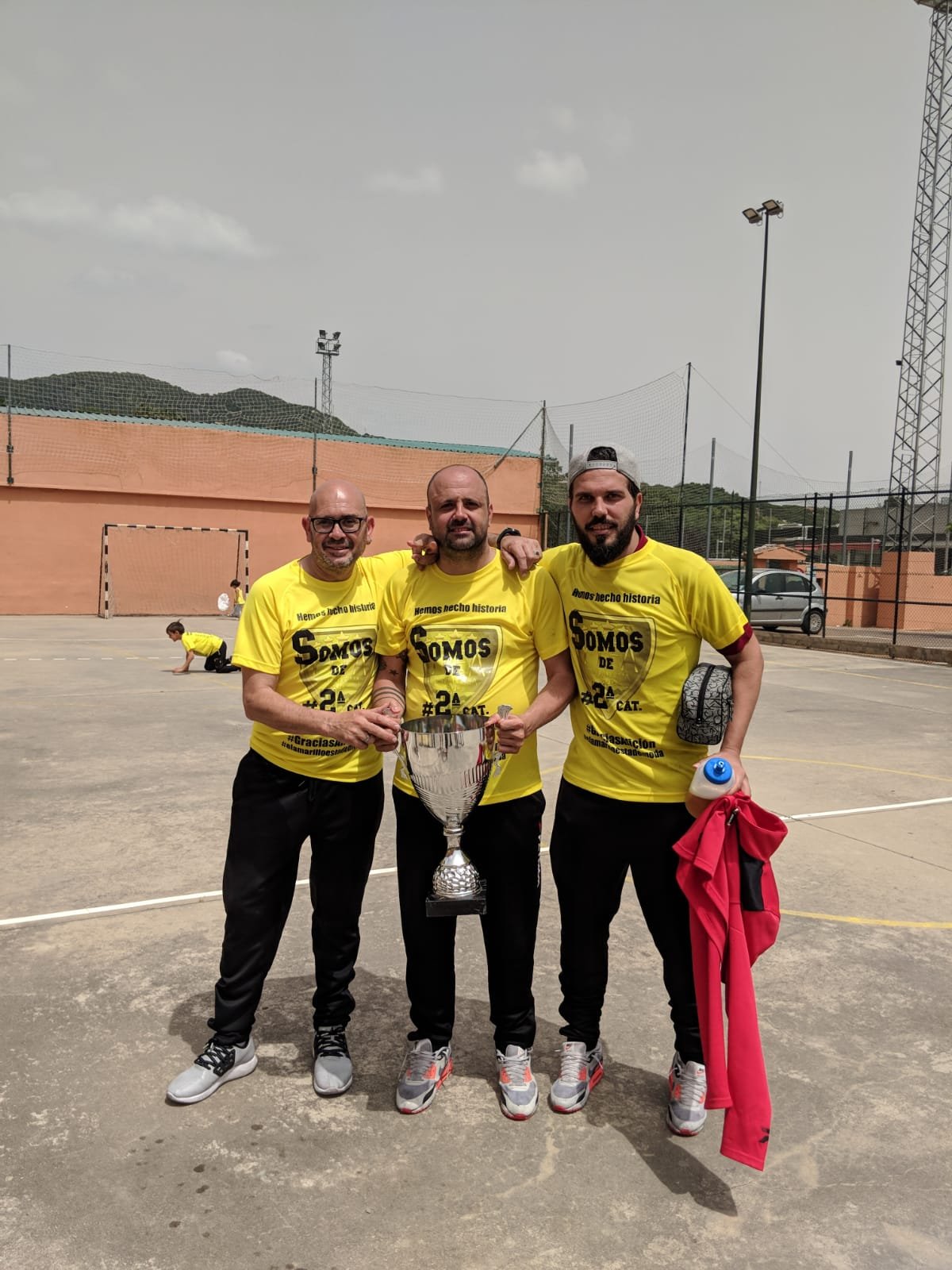 Oficial en Energía Solar , ex-Jugador de CDC DANONE y entrenador...