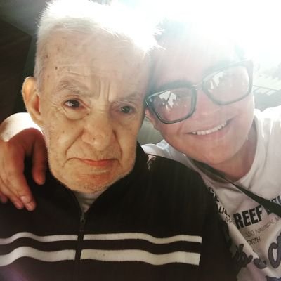 camarita85's profile picture. Mis viejos , mi más grande amor. #SocialDemocrata  !!! 🏳️‍🌈 #loveislove . Ni ⬅️ni ➡️  solo de frente y pa' arriba , Estudiante de Derecho. ⚖️