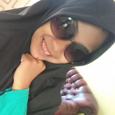 bagi saya apa bila di saat orang tua kita tersenyum melihat kita sukses