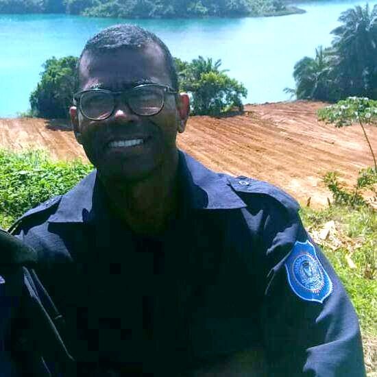 Eu sou  Ubirajara Azevedo  Guarda Civil Municipal de Salvador,   palestrante,  educador  social  e operador de policiamento comunitário ronda escolar.