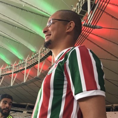 Aqui, apenas Fluminense. Ou melhor, tudo isso! Clubismo em estado puro. #VenceoFluminense 🇭🇺🇭🇺🇭🇺 (retuíte não é, necessariamente, endosso)