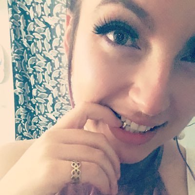 angelfangs_'s profile picture. 