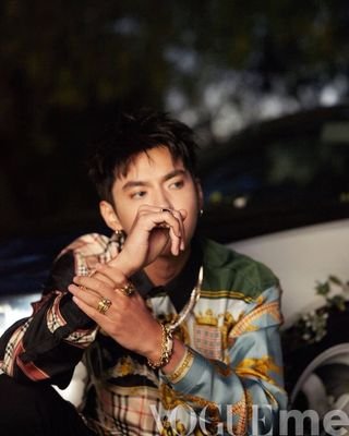 Welcome to the first fanbase of KRISWU 
Follow Us ..♥..