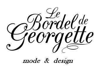 Espace de vente en ligne unique associant harmonieusement l'univers de la mode & du design // Online shop only one of its kind of fashion & design