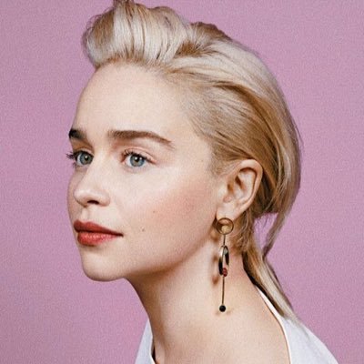 emilia clarke appreciation account (news, pictures, gifs and more) · ˚ ✺ * . ✦ ˚