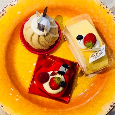 ケーキバイキングが好きです。ケーキバイキング好き故に地方の面白そうなお店に1人旅に出かけます。他人から見ても面白くない備忘録としてTwitterとブログを始めました。