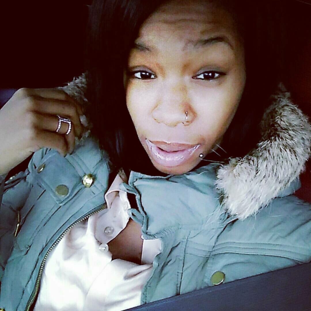 I am student,dancer,salesassociate,model,professional head doctor I’m from Gary Indiana but I currently live in Colorado Springs