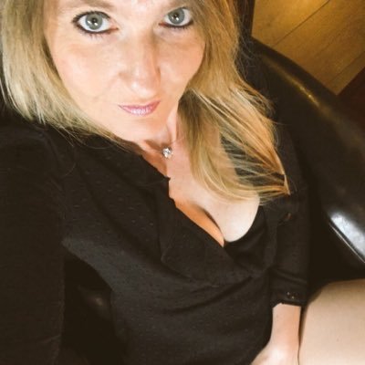 leboudoirdecok's profile picture. Bienvenue dans mon petit coin de luxure ! Dm @Cok_ine pour l’accès 😘😘😘 🔞https://t.co/YTJHBTX9Hq