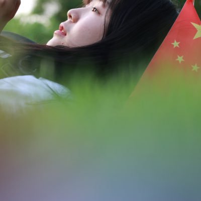 NOmYCvhH5NrMbir's profile picture. La vie en rose.