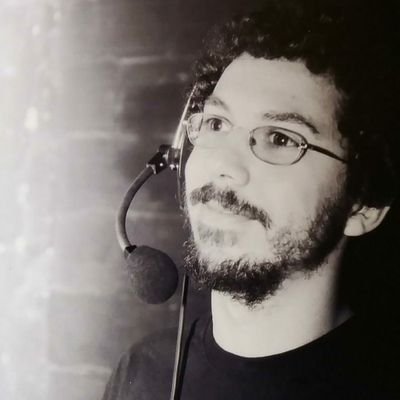 Padre de mellizos, informático/técnico AV, cornellense a tope.