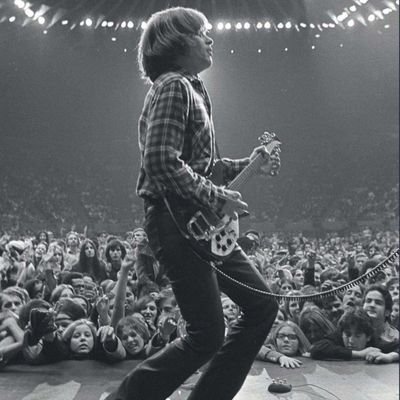 CCR_Lyrics's profile picture. [  Just tweeting the Lyrics from the Greatest American Rock 'N Roll Band in History | lyrics and copyright are property of John Fogerty  ]